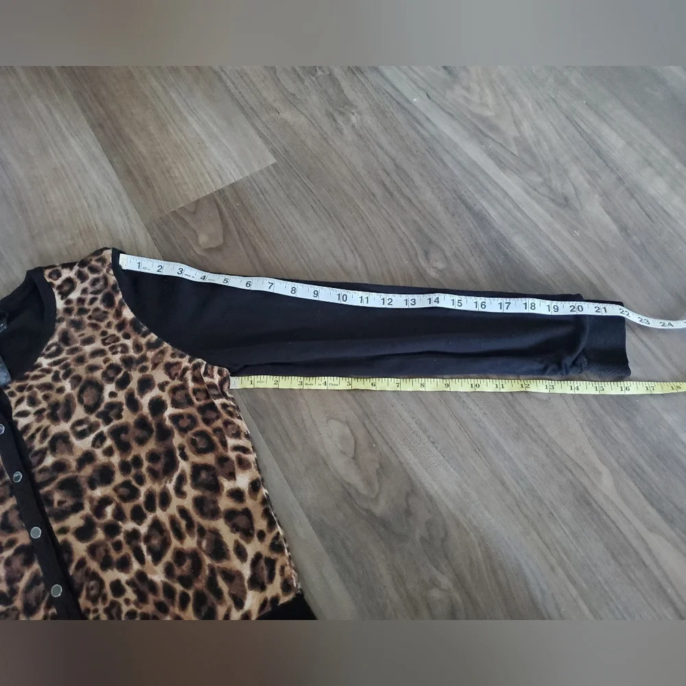 WHBM Leopard 🐆 Cardigan - Picture 11 of 14